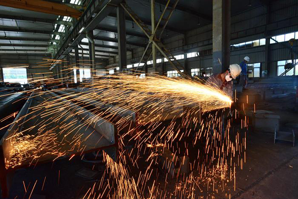 長春鋼結(jié)構(gòu)網(wǎng)架公司，堅(jiān)持誠信為本，開拓進(jìn)取，不斷打造核心競爭力的團(tuán)隊(duì)企業(yè)